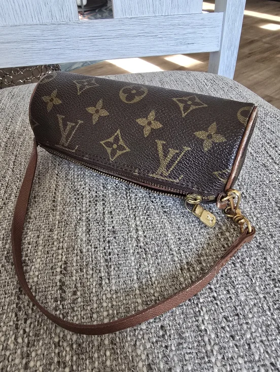 Authentic Louis Vuitton Brown Monogram Mini Papillion Handbag - Picture 2 of 11